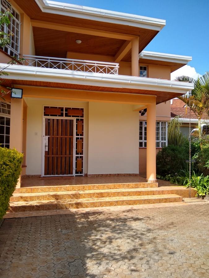 5 Bed Villa with En Suite in Runda - 2