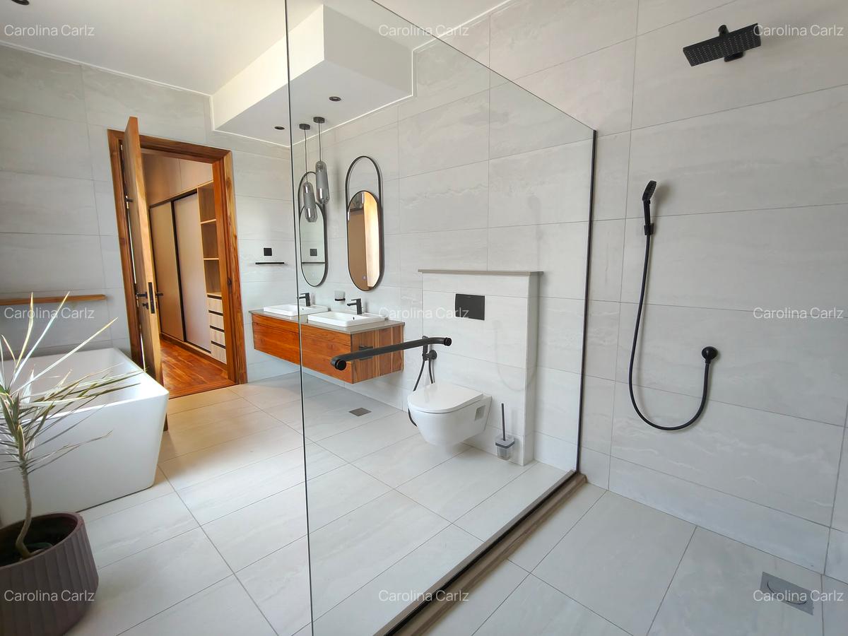 4 Bed Townhouse with En Suite at Loresho - 19