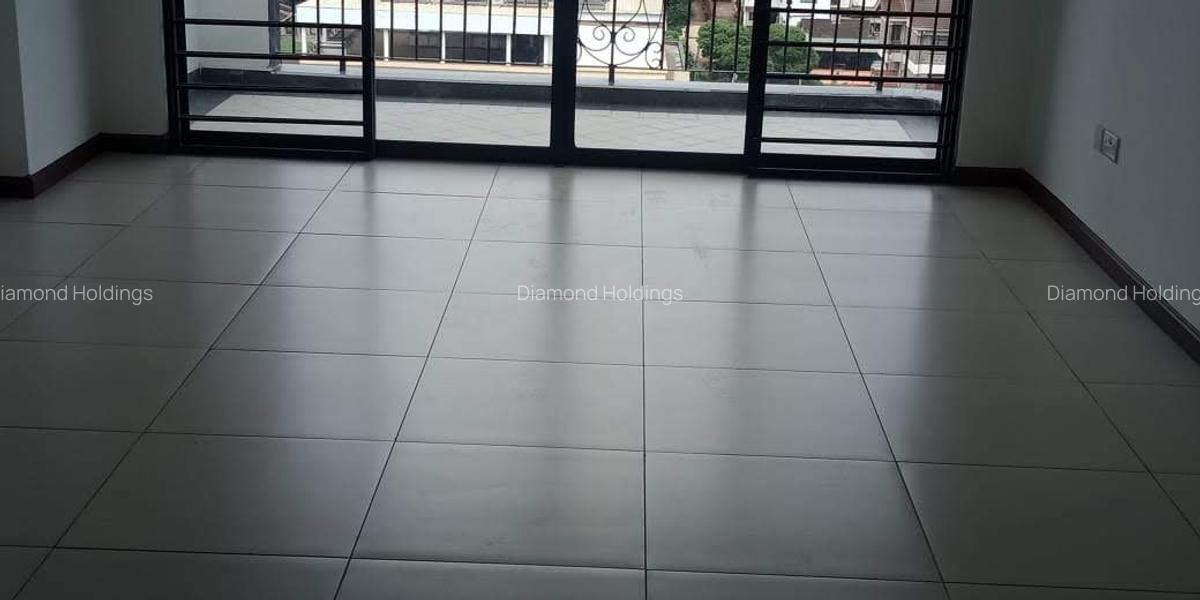 3 Bed Apartment with En Suite at Parklands - 11