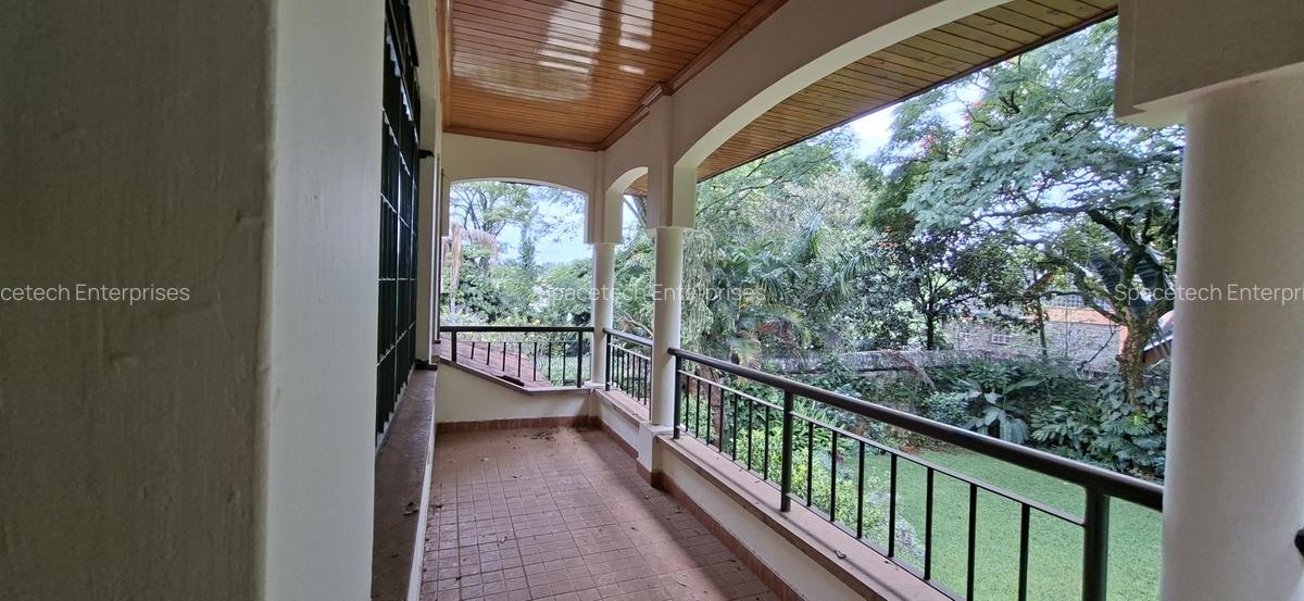 5 Bed House with En Suite in Nyari - 12
