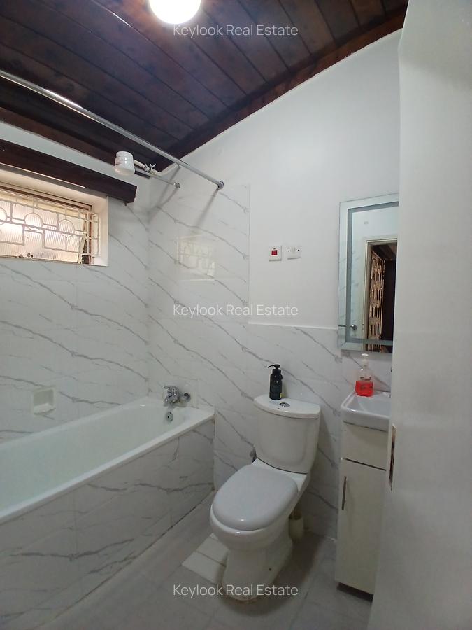 5 Bed House with En Suite at Lavington - 8