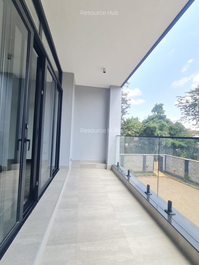 5 Bed House with En Suite at Nyari - 7