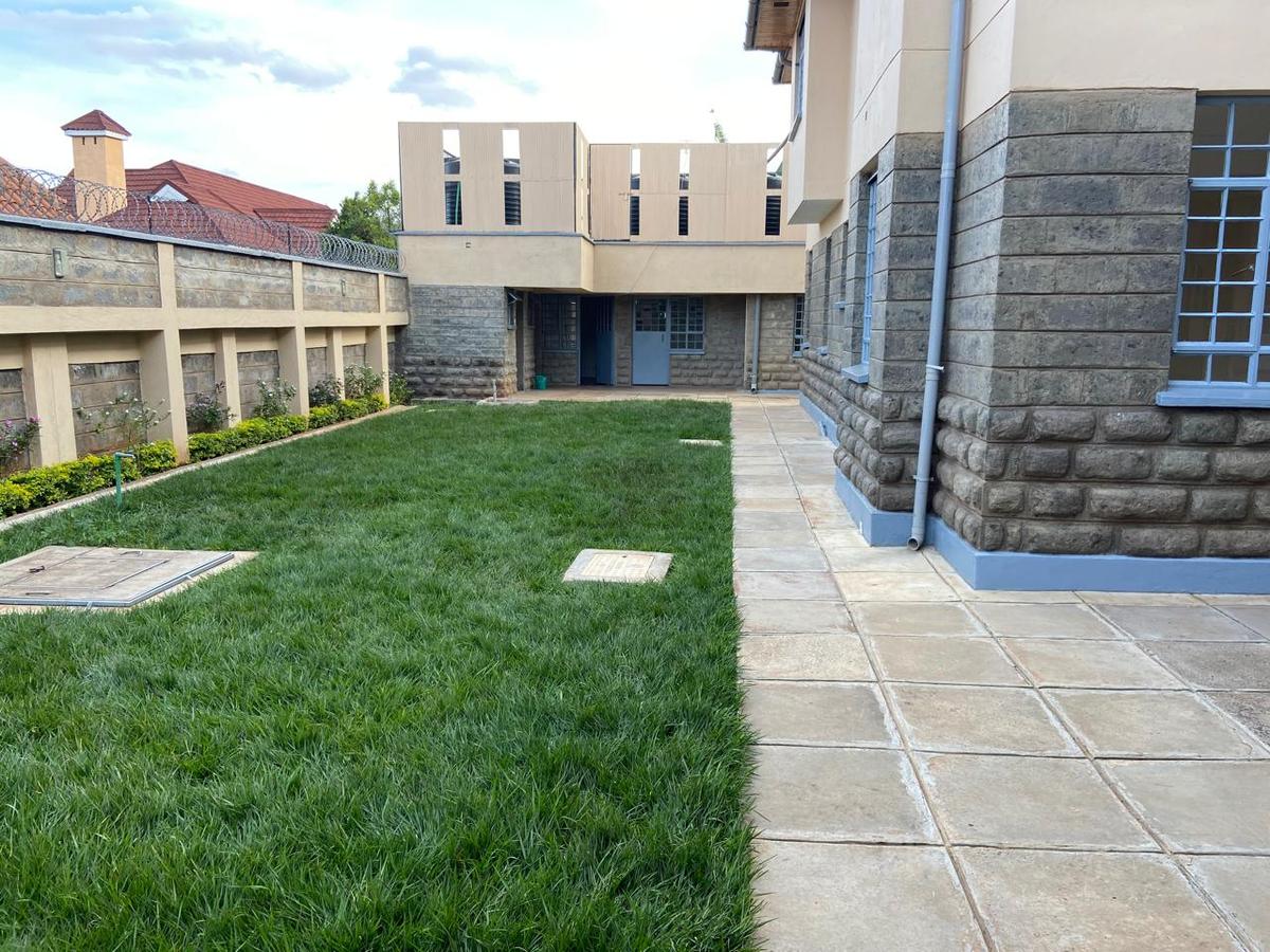 5 Bed House with En Suite at Runda - 10