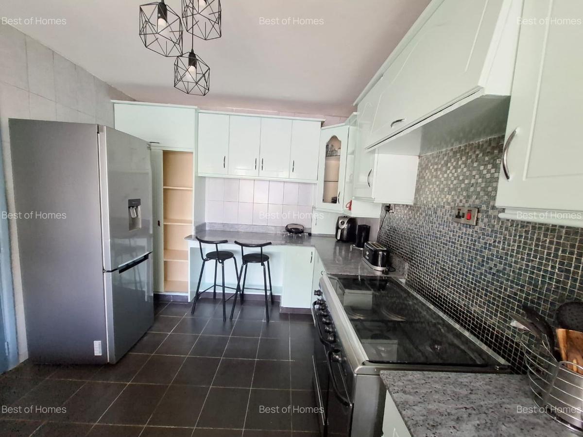 4 Bed House with Garden in Lavington - 6