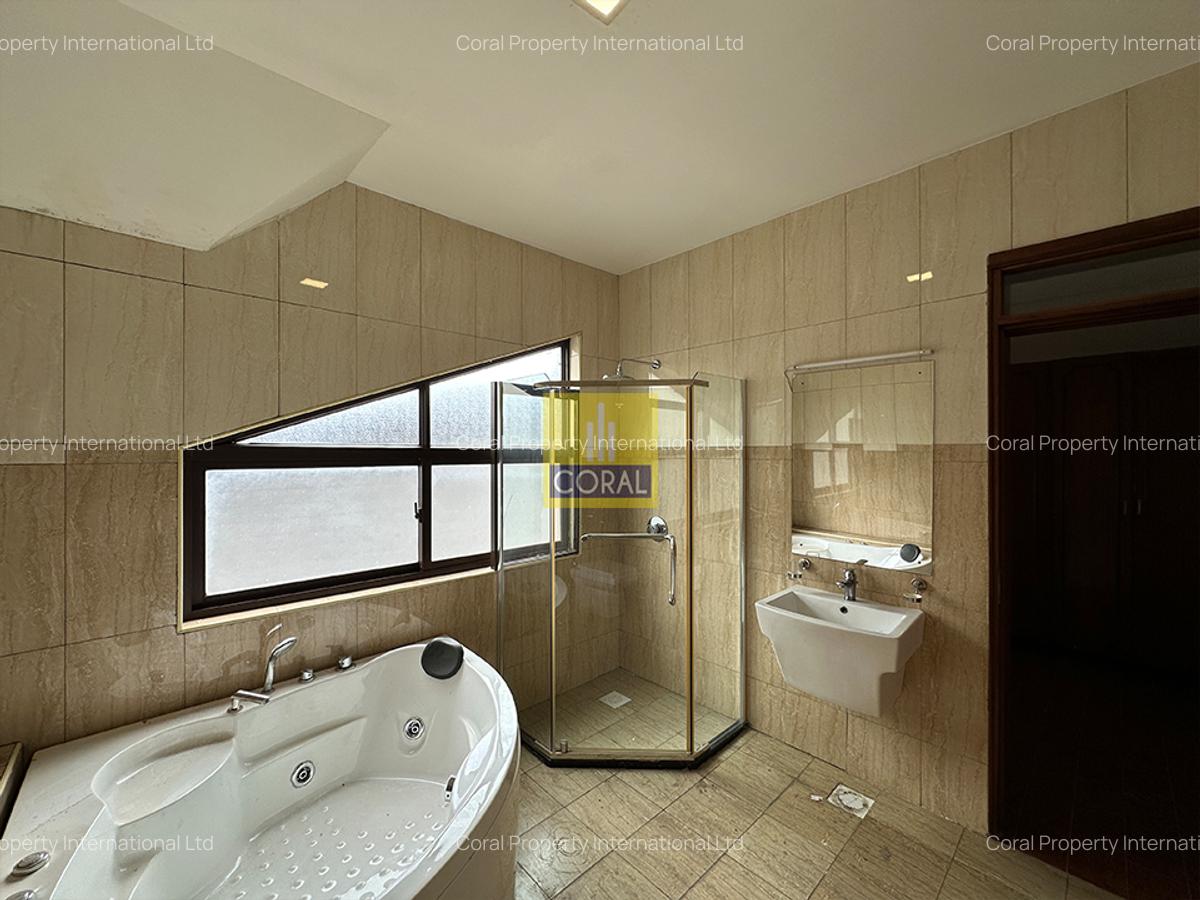 4 Bed Townhouse in Parklands - 19