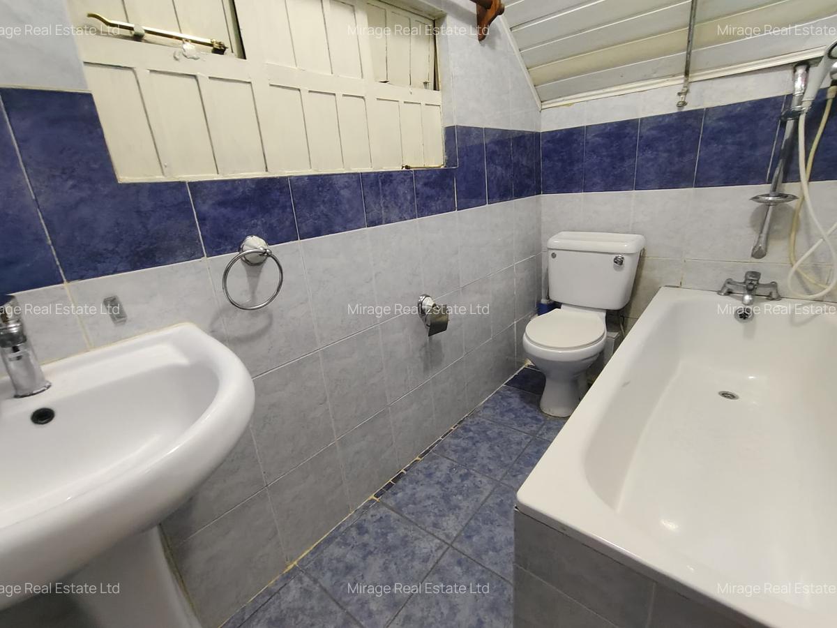 4 Bed Apartment with Swimming Pool in Kilimani - 17