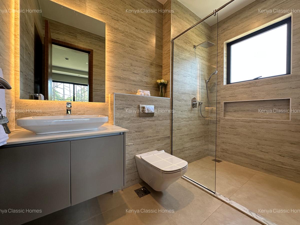 3 Bed Apartment with En Suite at Riverside - 11