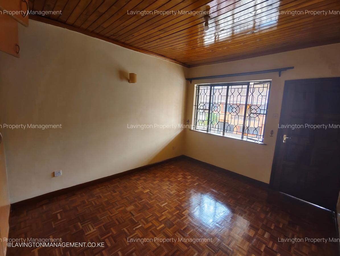 5 Bed Townhouse with En Suite at Lavington Green - 19