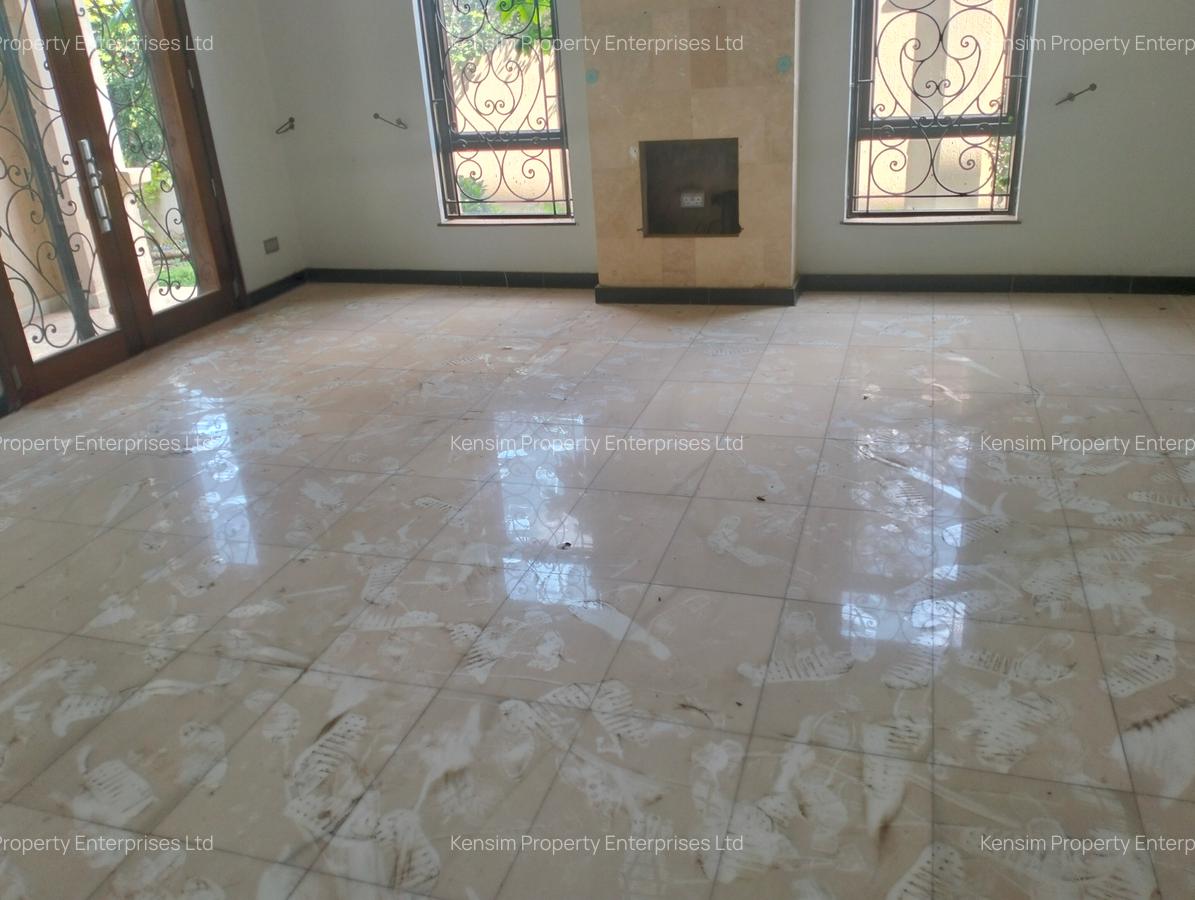 5 Bed Townhouse with En Suite in Kilimani - 6