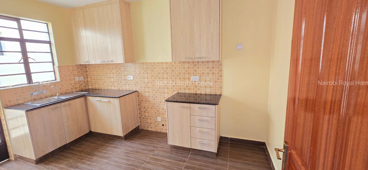 5 Bed Townhouse with En Suite at Edenville - 16