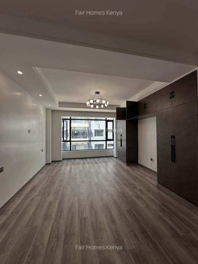 3 Bed Apartment with En Suite at Othaya Road - 5