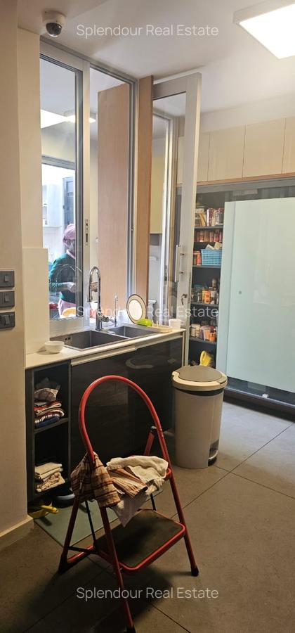 4 Bed Apartment with En Suite in Parklands - 15