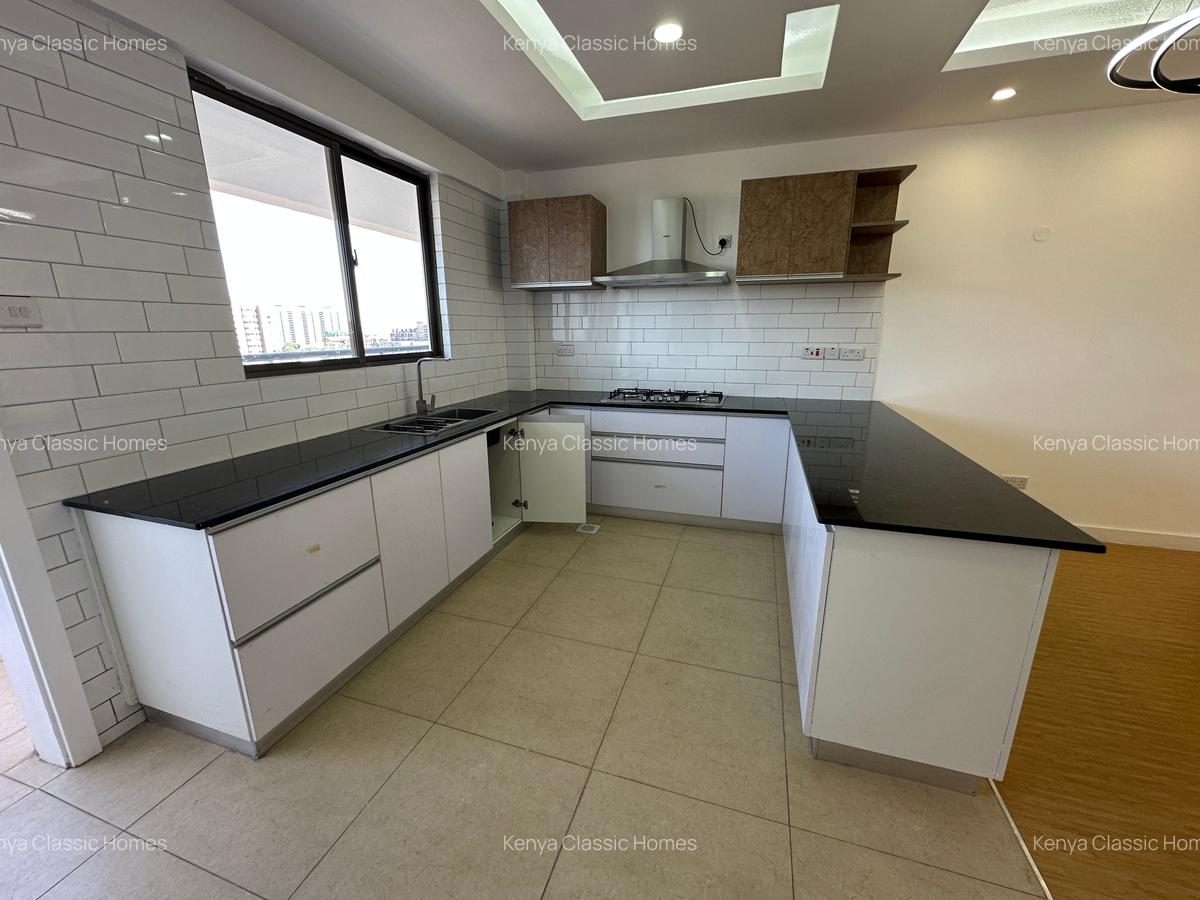 4 Bed Apartment with En Suite at Lavington - 5