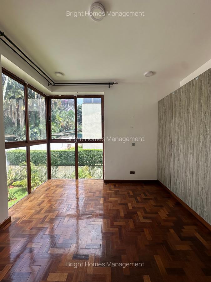 5 Bed Townhouse with En Suite in Lavington - 9