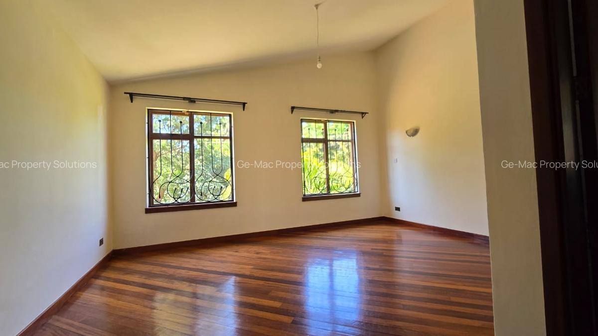 5 Bed House with En Suite in Runda - 6