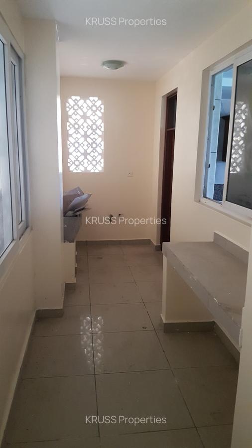 3 Bed Apartment with En Suite at Ar2497 - 14