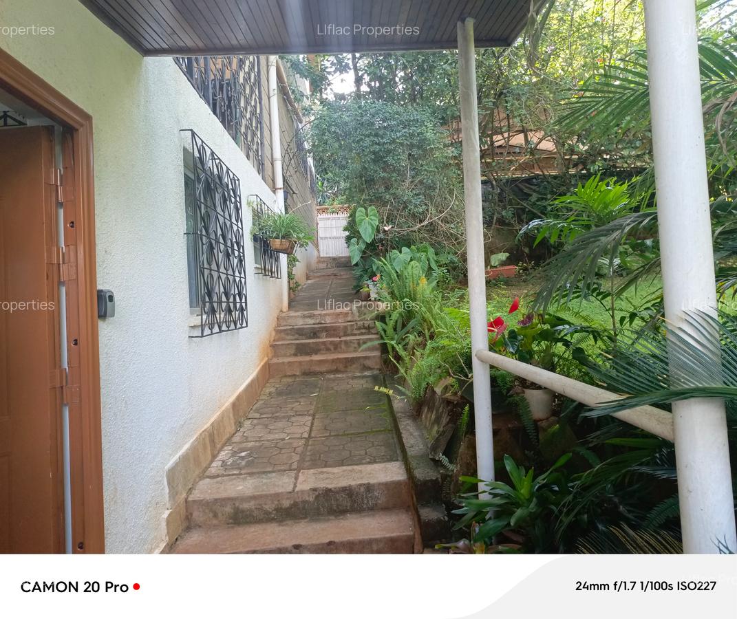 1 Bed House with Garden in Rosslyn - 7