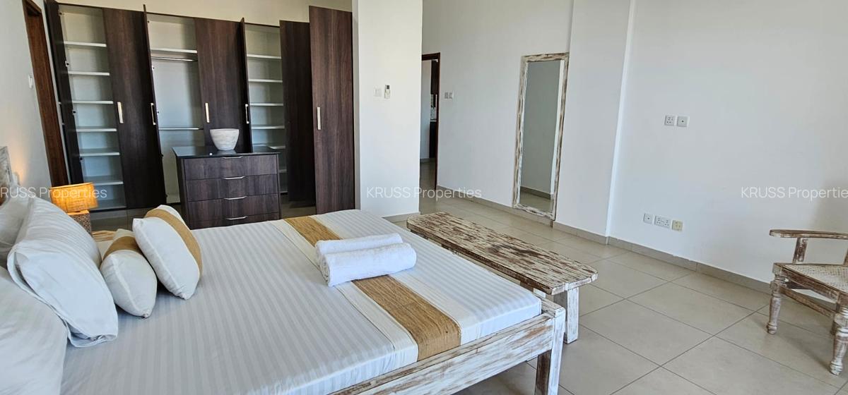 3 Bed Apartment with En Suite at As154 - 5