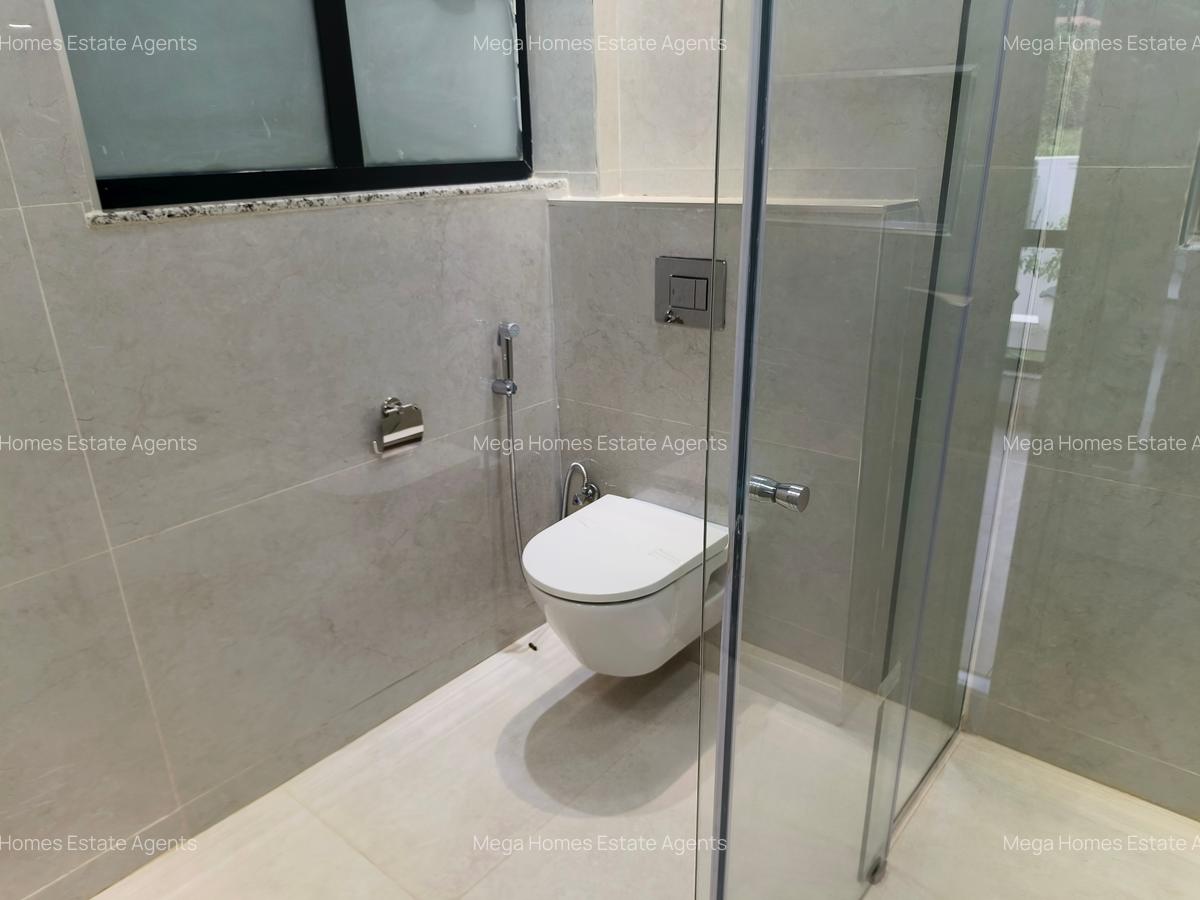 7 Bed House with En Suite in Runda - 17