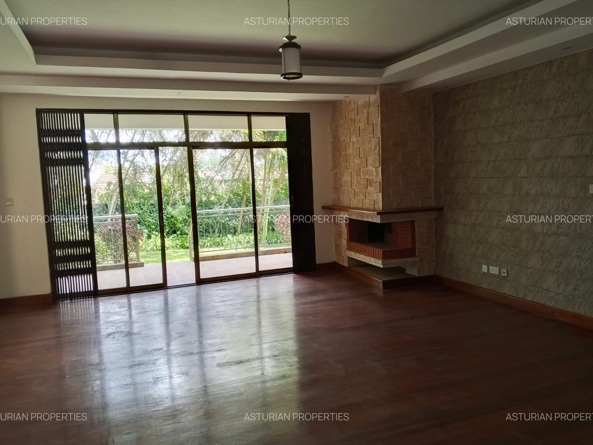 5 Bed Townhouse with En Suite in Lavington - 2