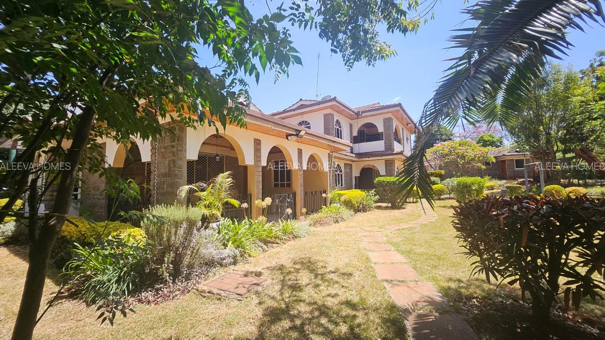 5 Bed House with En Suite in Lavington - 5