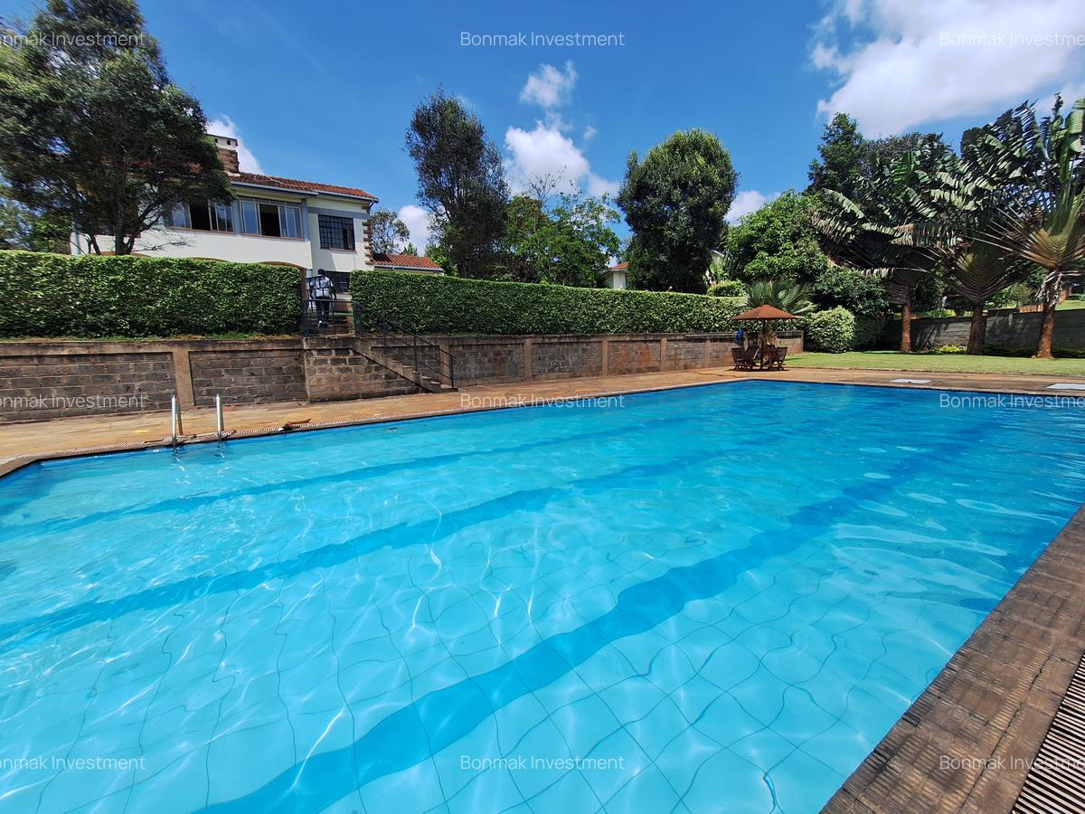 4 Bed Townhouse with En Suite at Rossylin Heights - 5