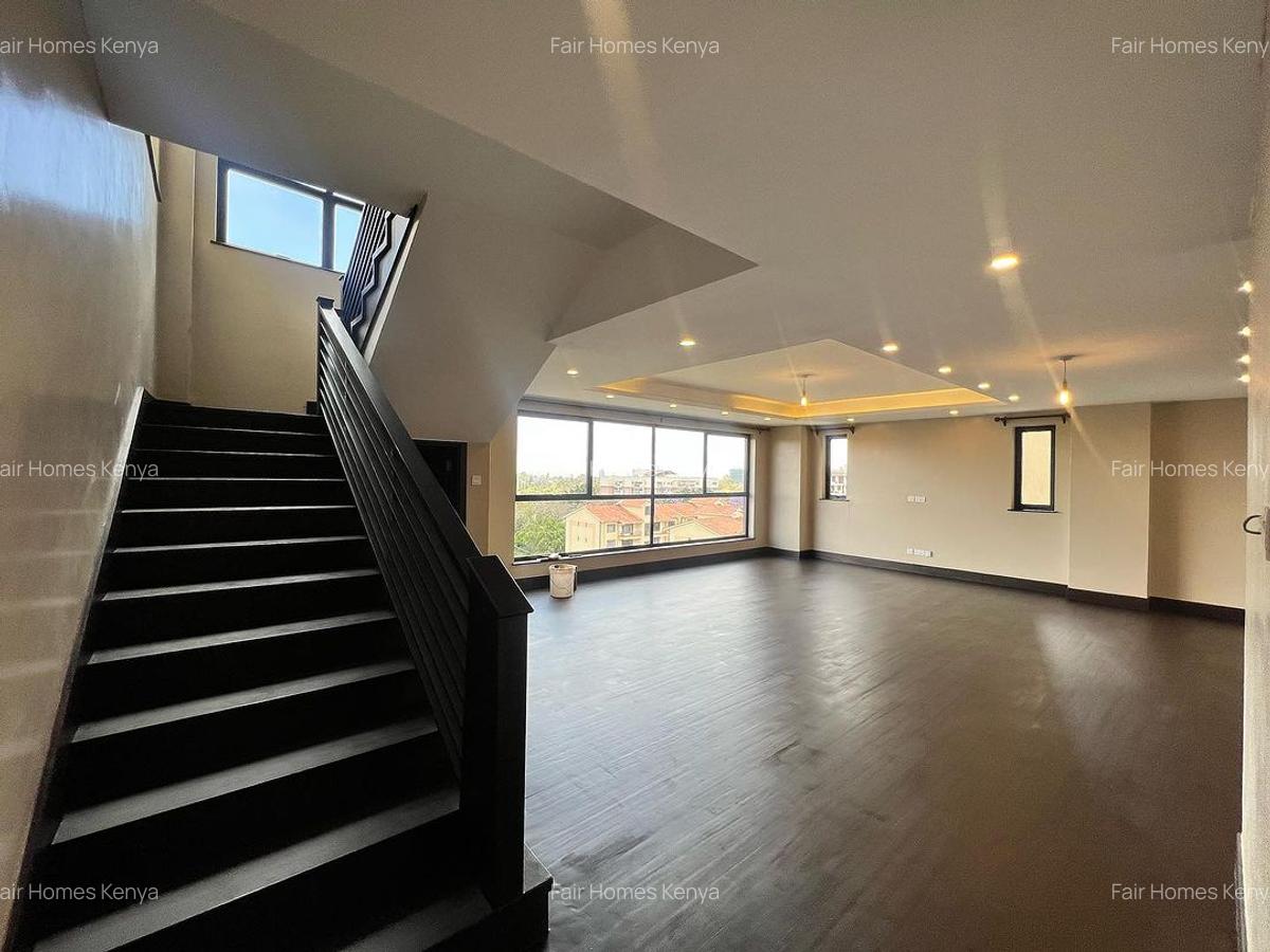 4 Bed Apartment with En Suite at Valley Arcade - 20