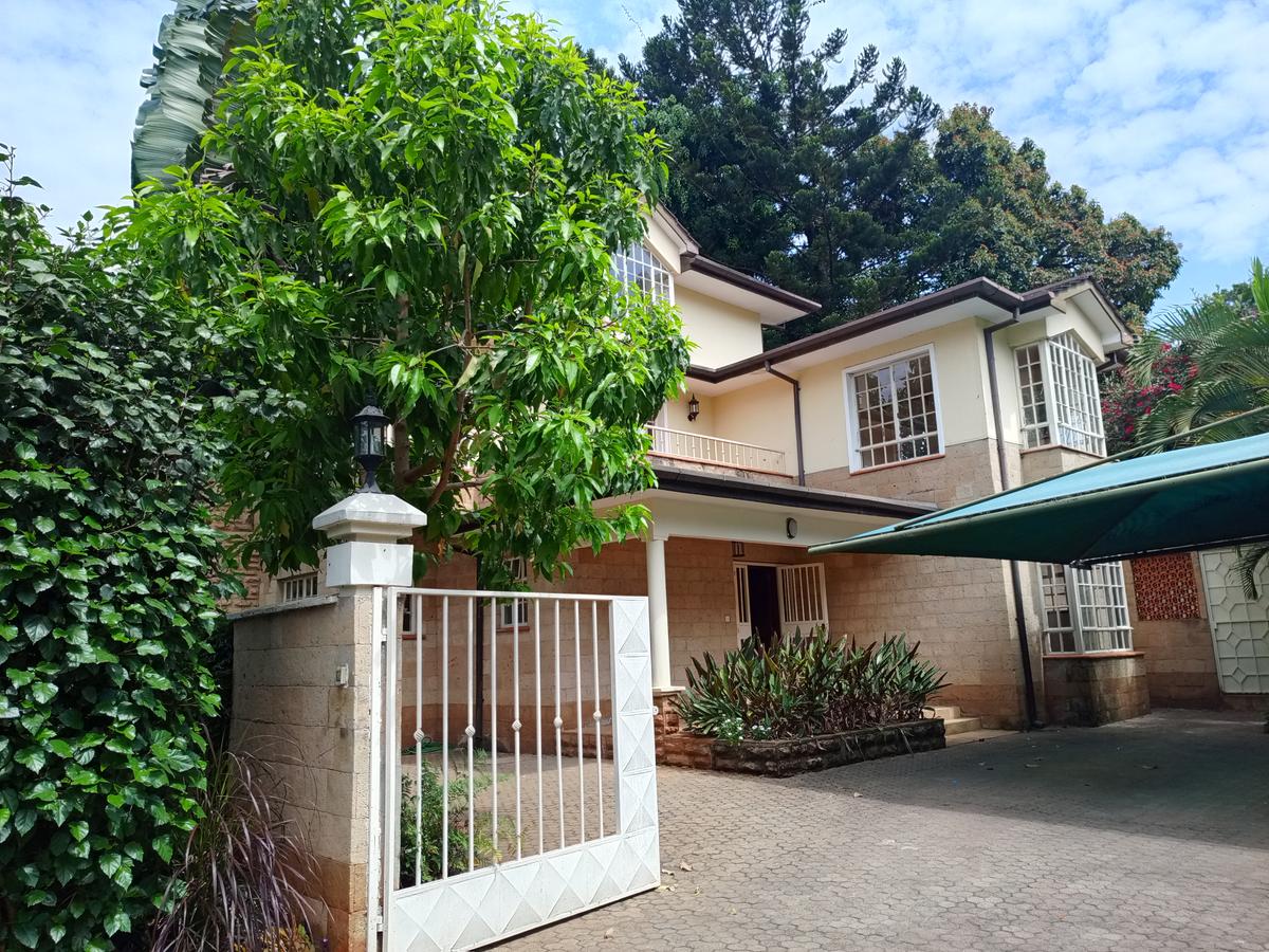 5 Bed Villa with En Suite in Lavington