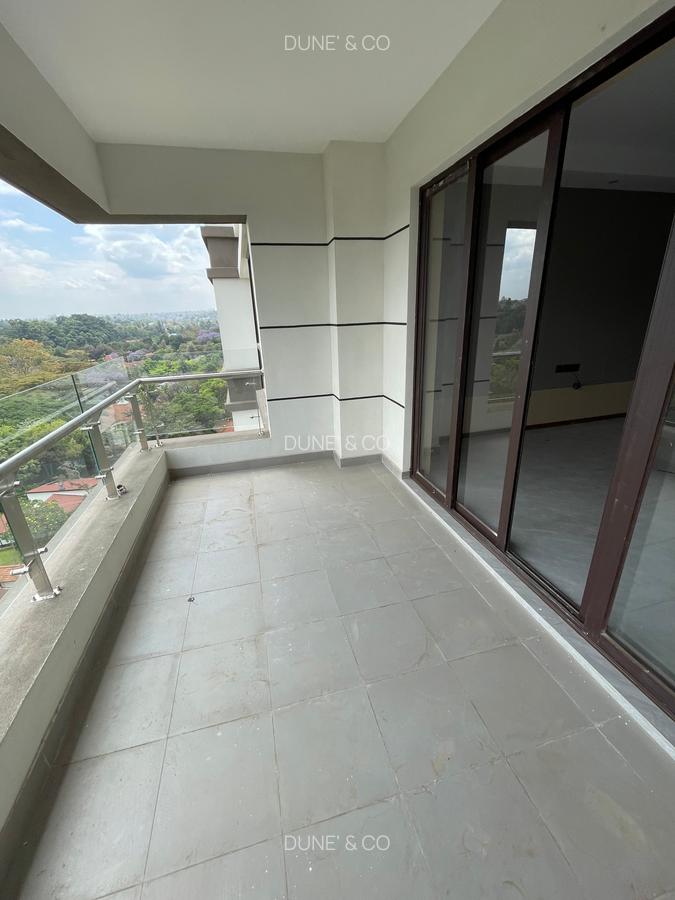 3 Bed Apartment with En Suite in Riverside - 8