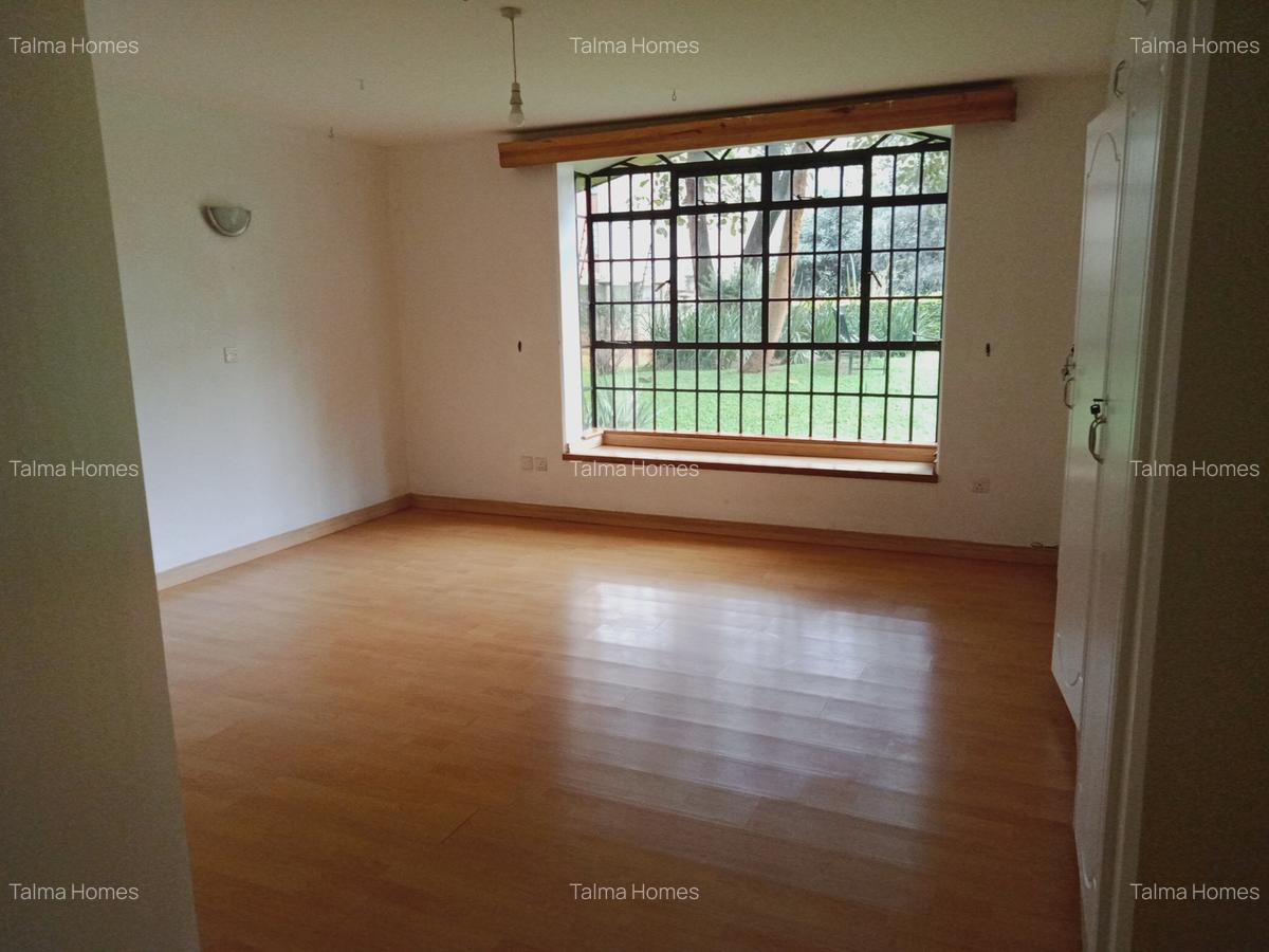 3 Bed Apartment with En Suite at Lavington - 13