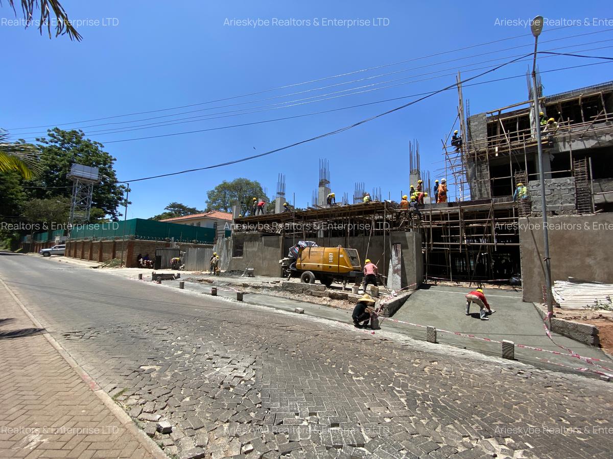 Serviced 2 Bed Apartment with En Suite in Lavington - 9