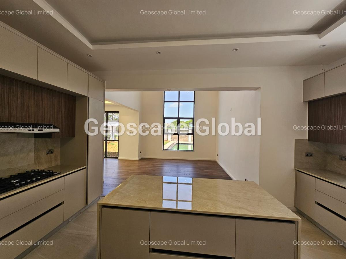 5 Bed Townhouse with En Suite in Lavington - 7