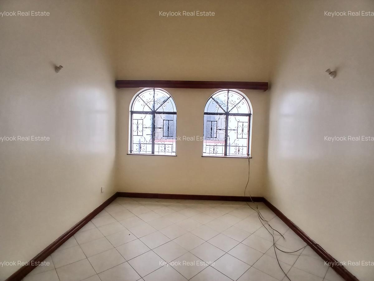 5 Bed Townhouse with En Suite at Riverside Garden - 6