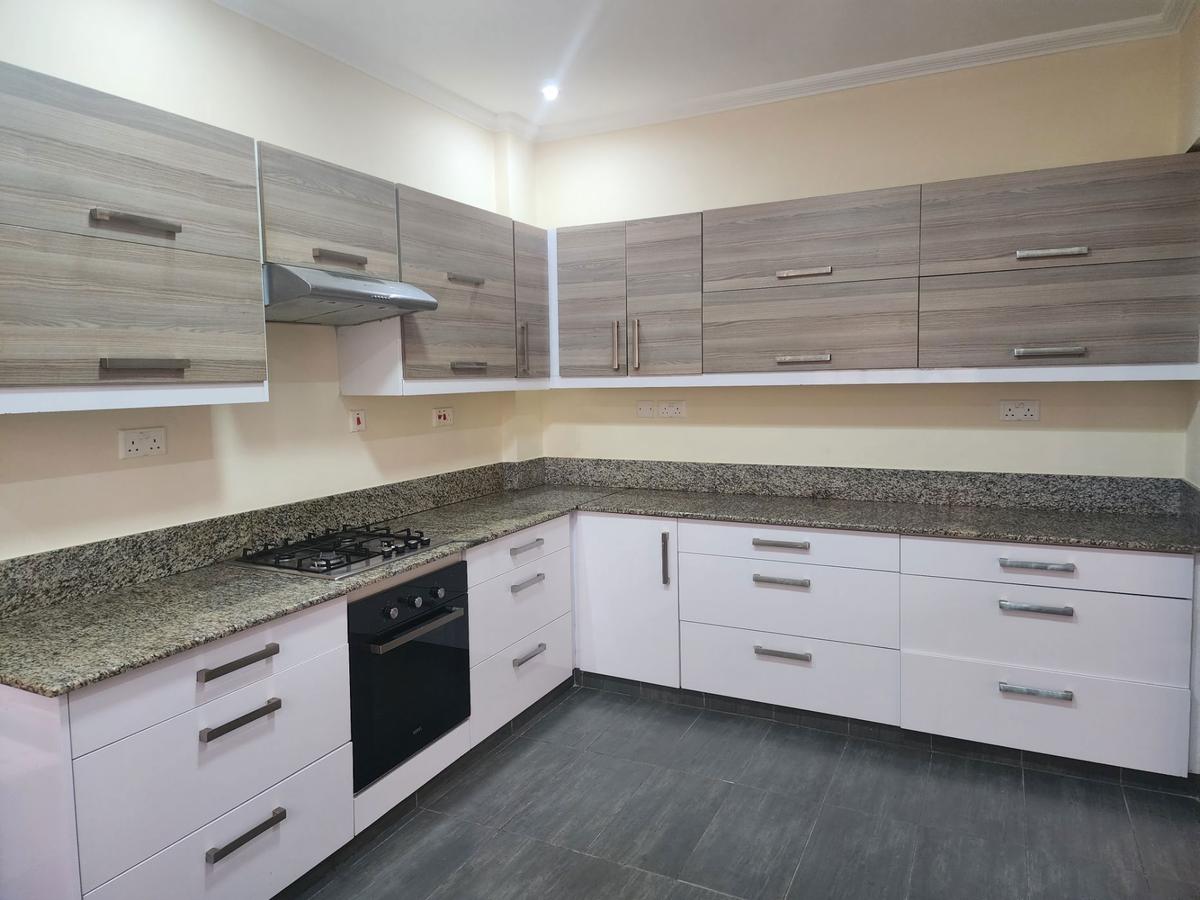 2 Bed Apartment with En Suite in Westlands Area - 13