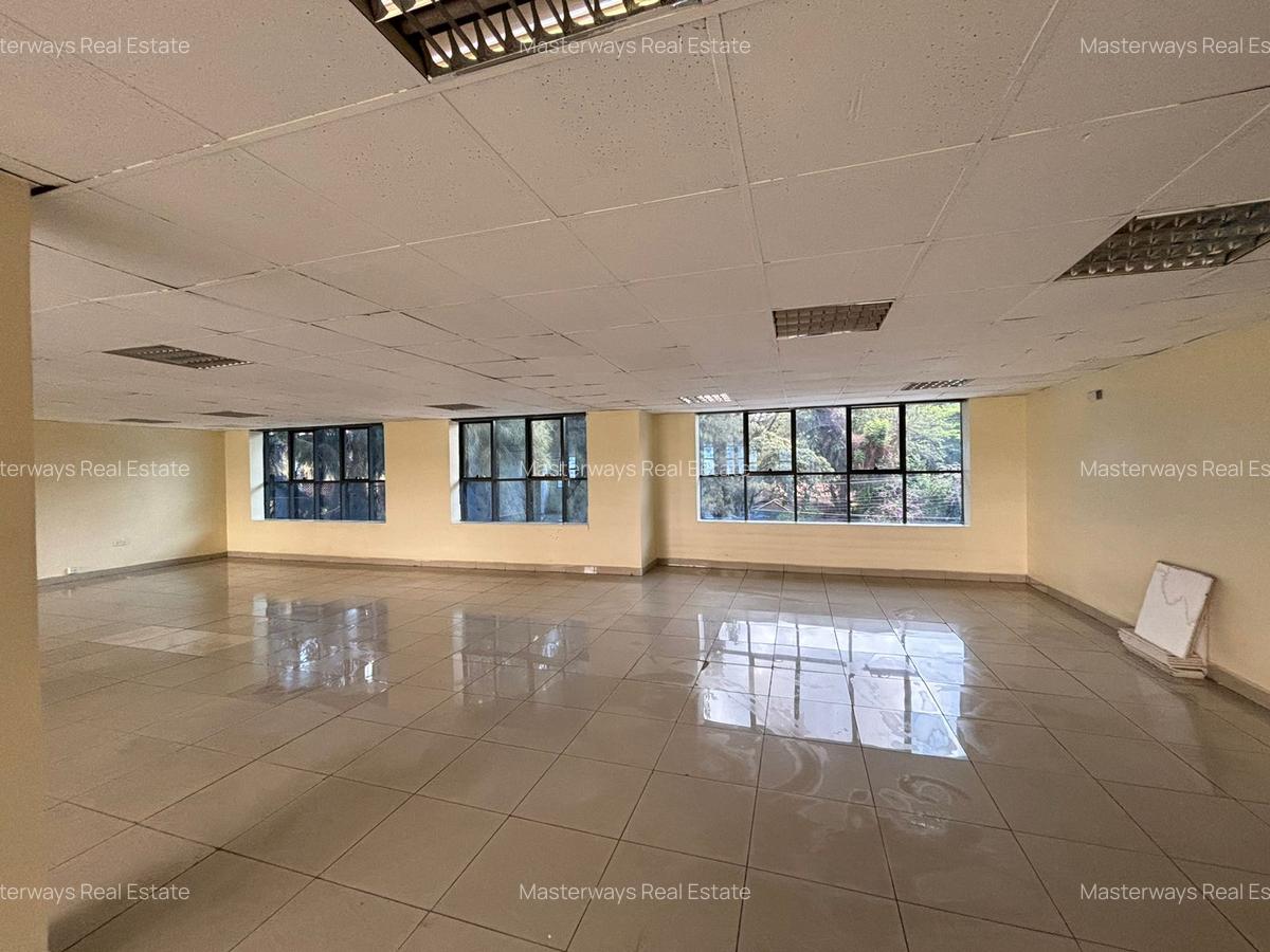 2,100 ft² Office with Fibre Internet in Lavington - 4