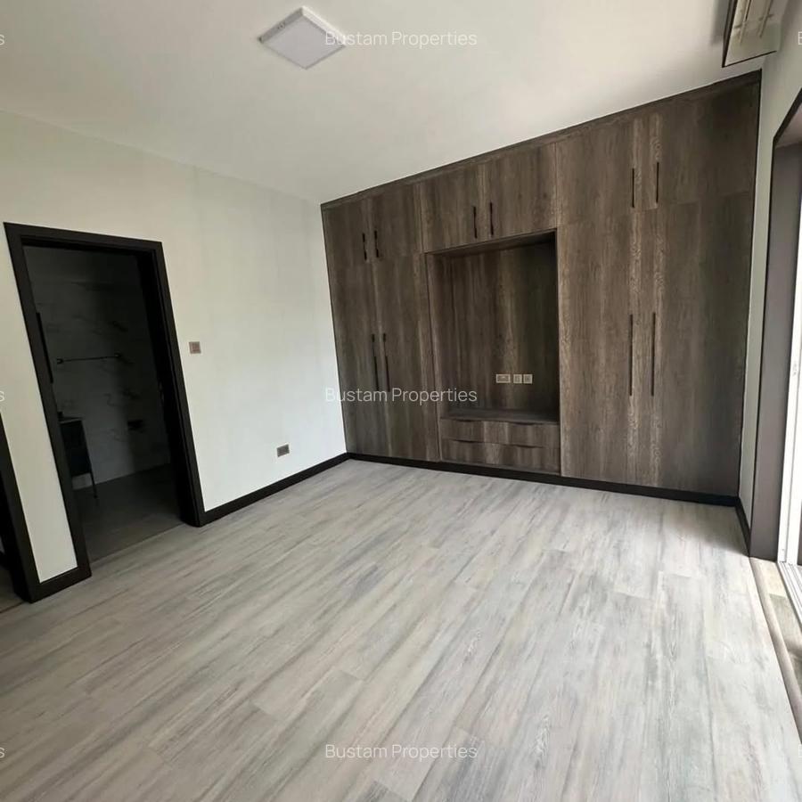 2 Bed Apartment with En Suite in Riverside - 3