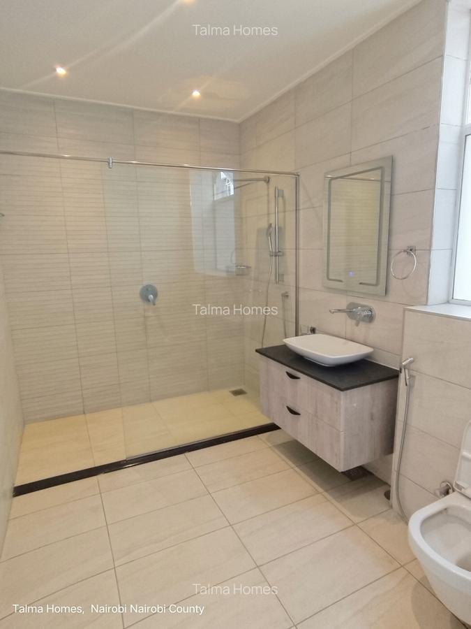 3 Bed Apartment with En Suite in Westlands Area - 13