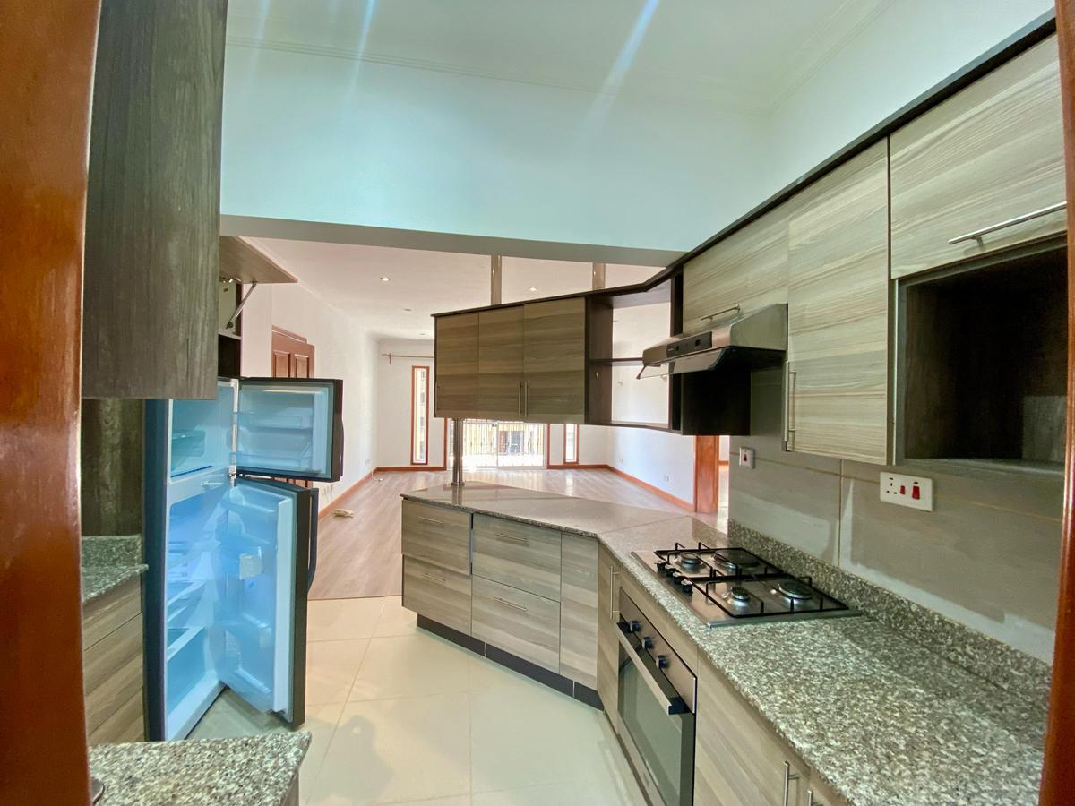 2 Bed Apartment with En Suite in Kilimani - 5