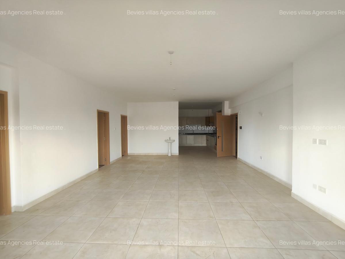 3 Bed Apartment with En Suite at Parklands - 10