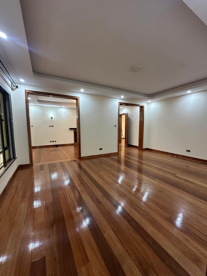 7 Bed Villa with En Suite at Nyari - 2