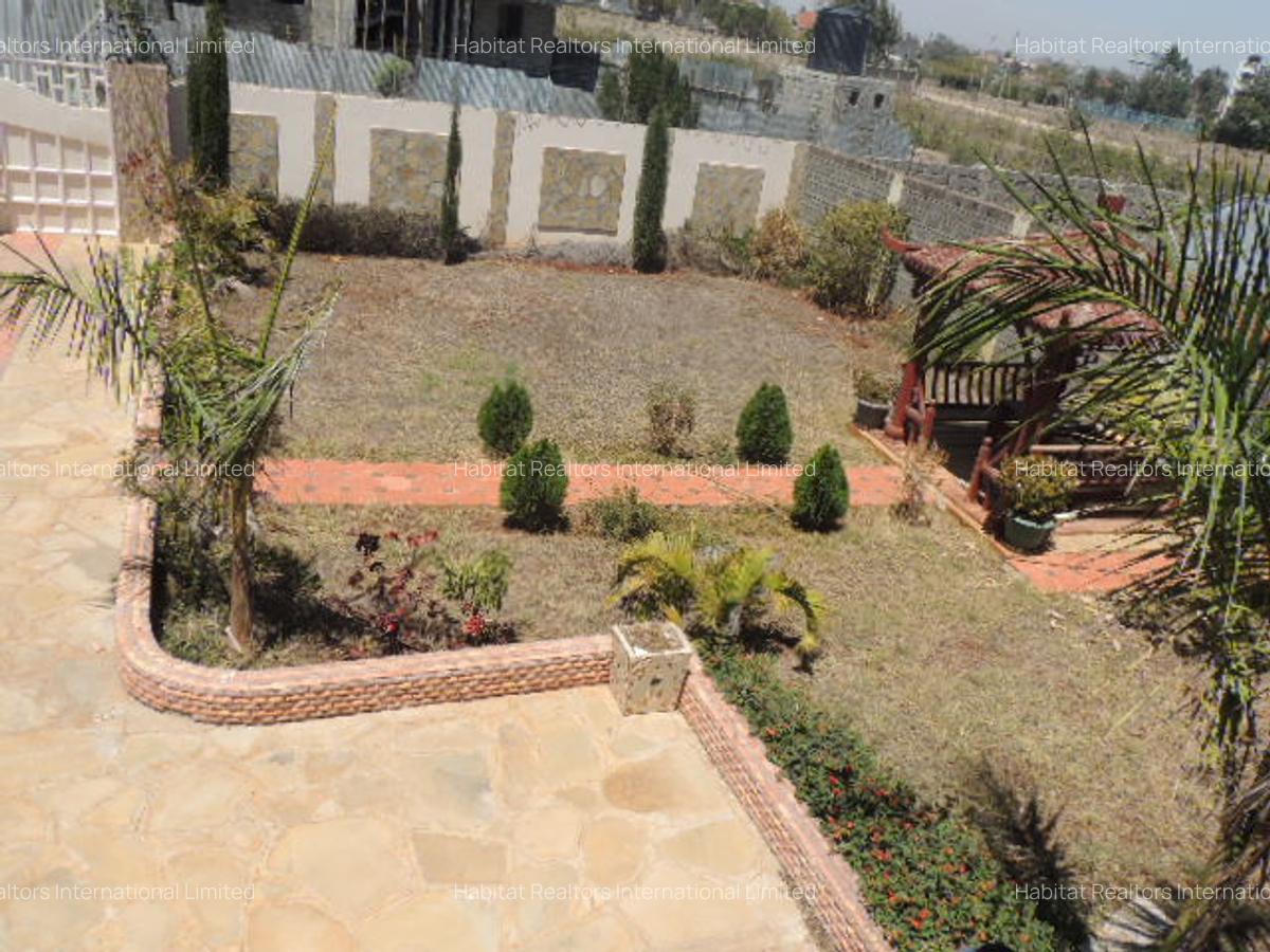 4 Bed Townhouse with En Suite at Chuna - 16