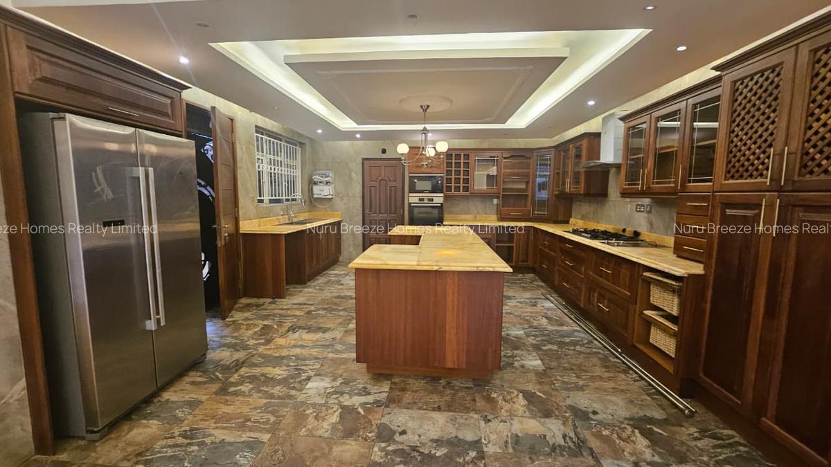 4 Bed House with En Suite in Runda - 3