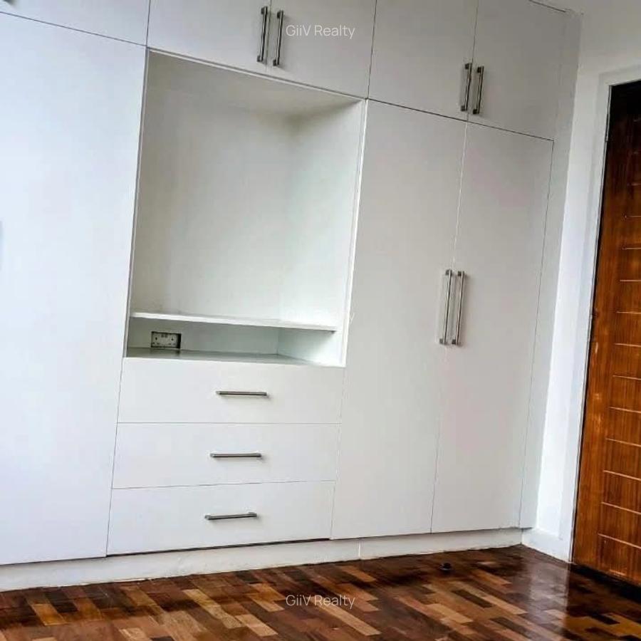 2 Bed Apartment with En Suite in Kilimani - 8