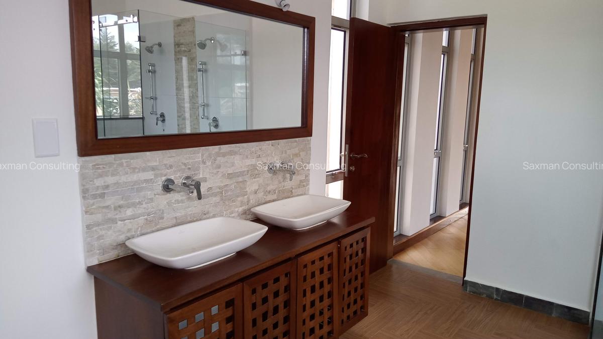 6 Bed House with En Suite in Karen - 2