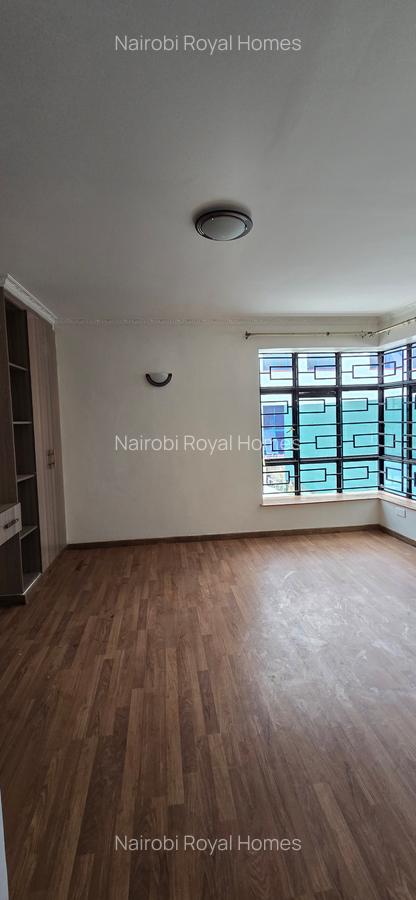 5 Bed Townhouse with En Suite at Lavington Green - 18