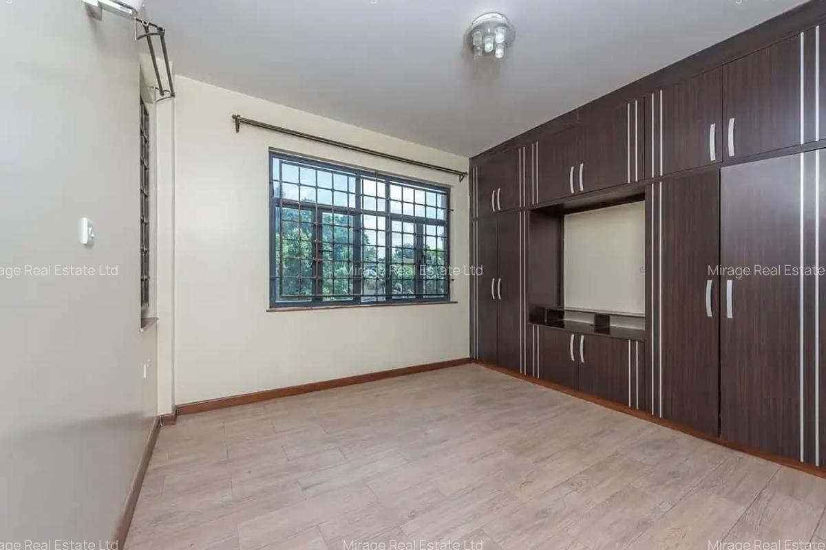 3 Bed Apartment with En Suite in Parklands - 1