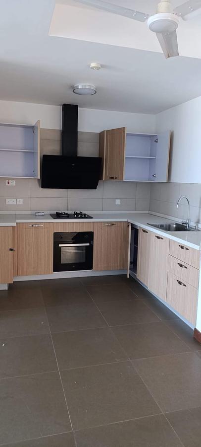 Serviced 2 Bed Apartment with En Suite at Sultan - 5