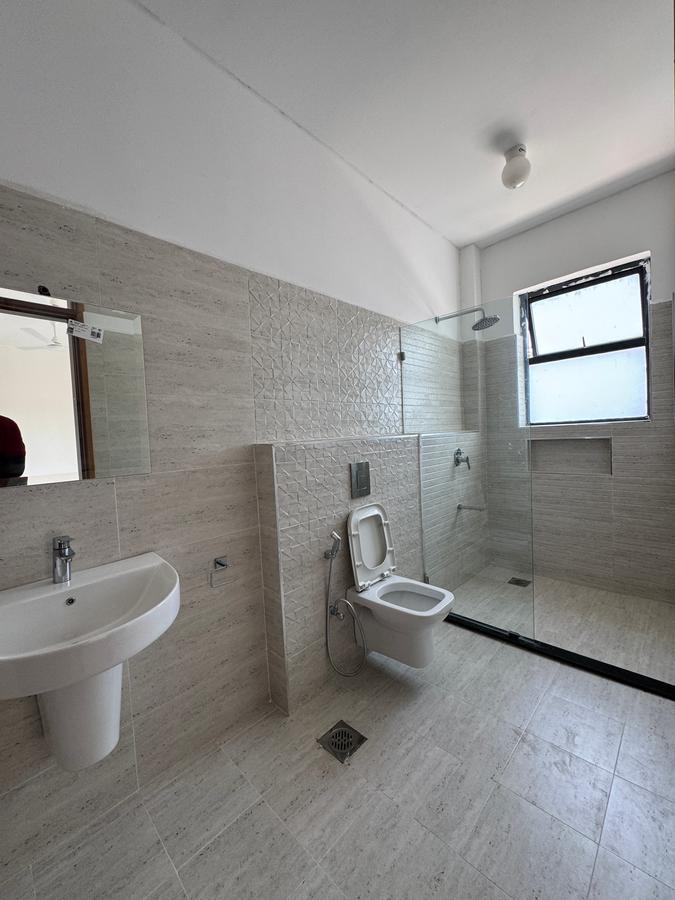 Serviced 4 Bed Apartment with En Suite in Nyali Area - 11