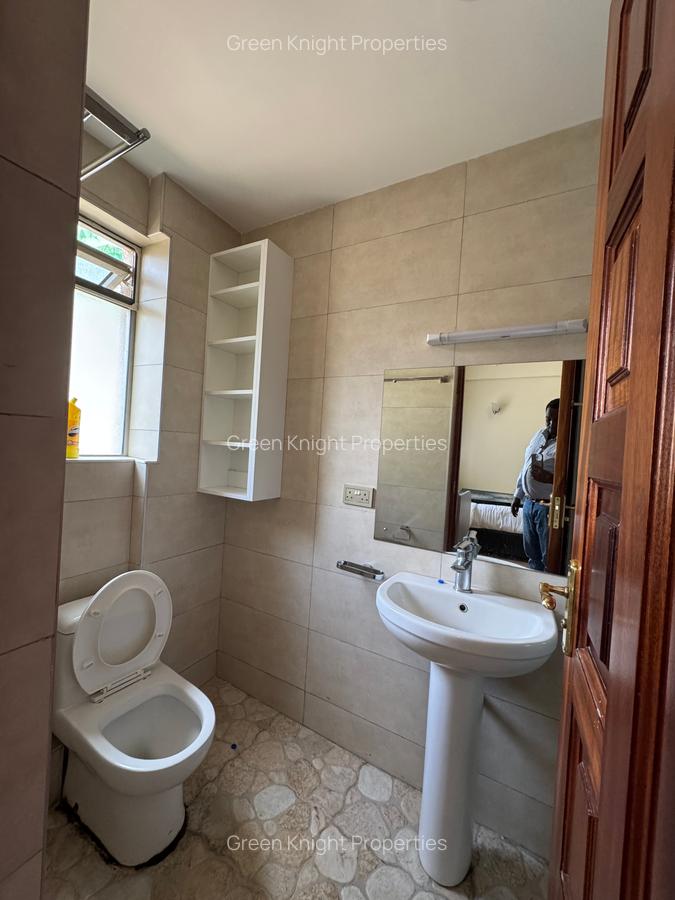 Serviced 4 Bed Apartment with En Suite in Kileleshwa - 14