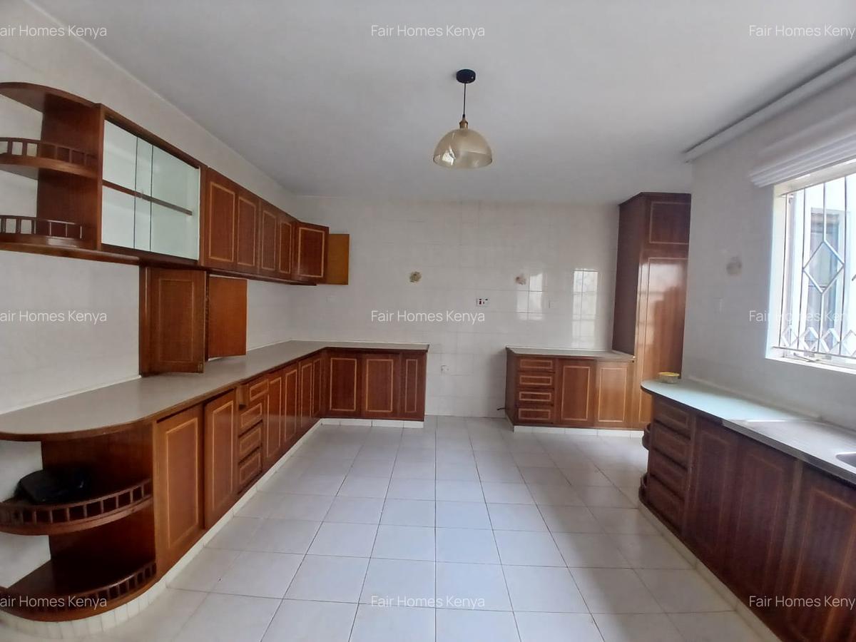 4 Bed Townhouse with En Suite at Lavington Green - 7